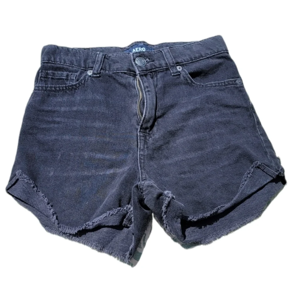 Aero mom short shorts womens 100% Cotton Size 00 Black. Waist 26 inches. Rise 10 - Picture 3 of 6